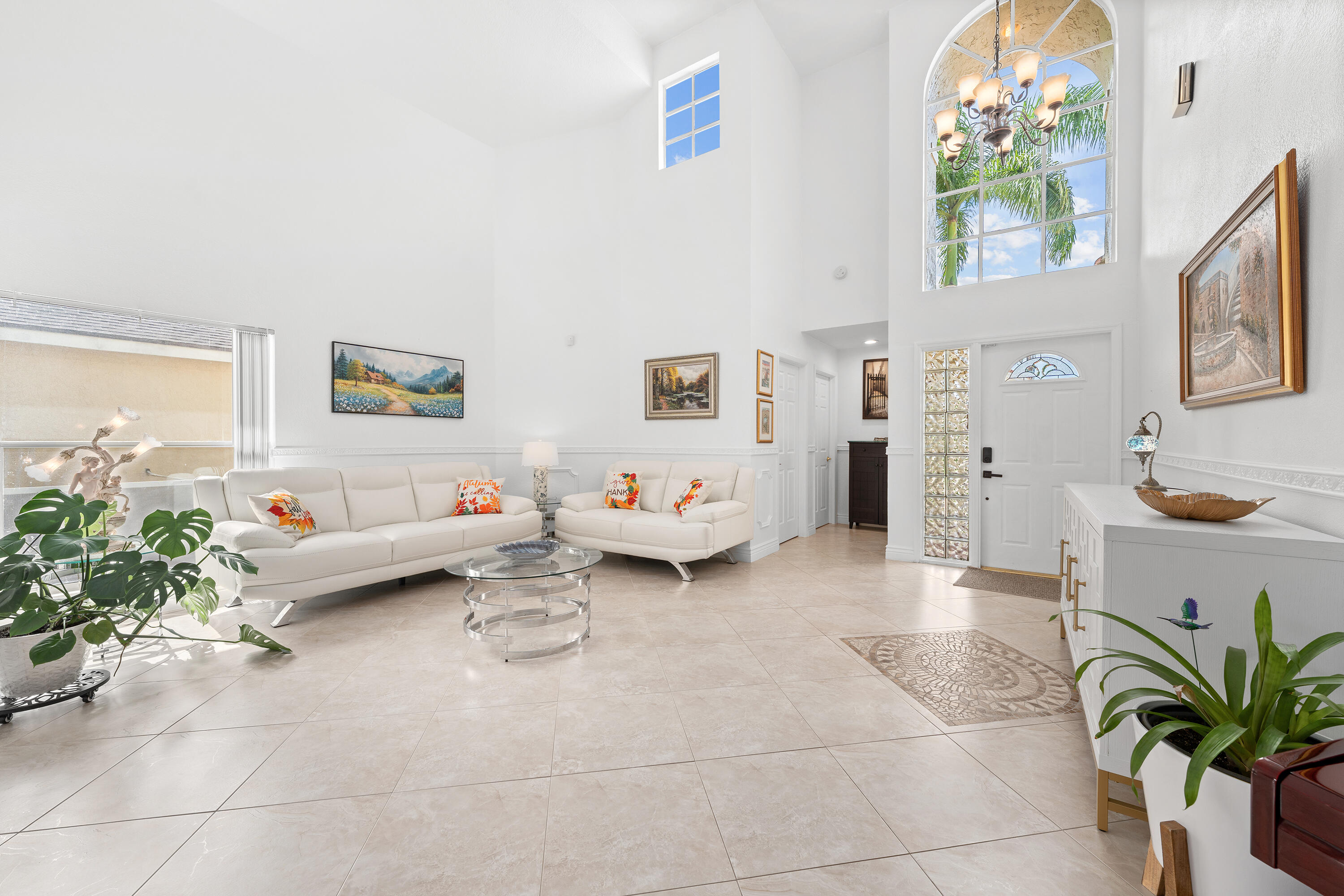 18956 La Costa Lane Boca Raton, FL 33496 - Photo 5 of 48 LIVINGROOM