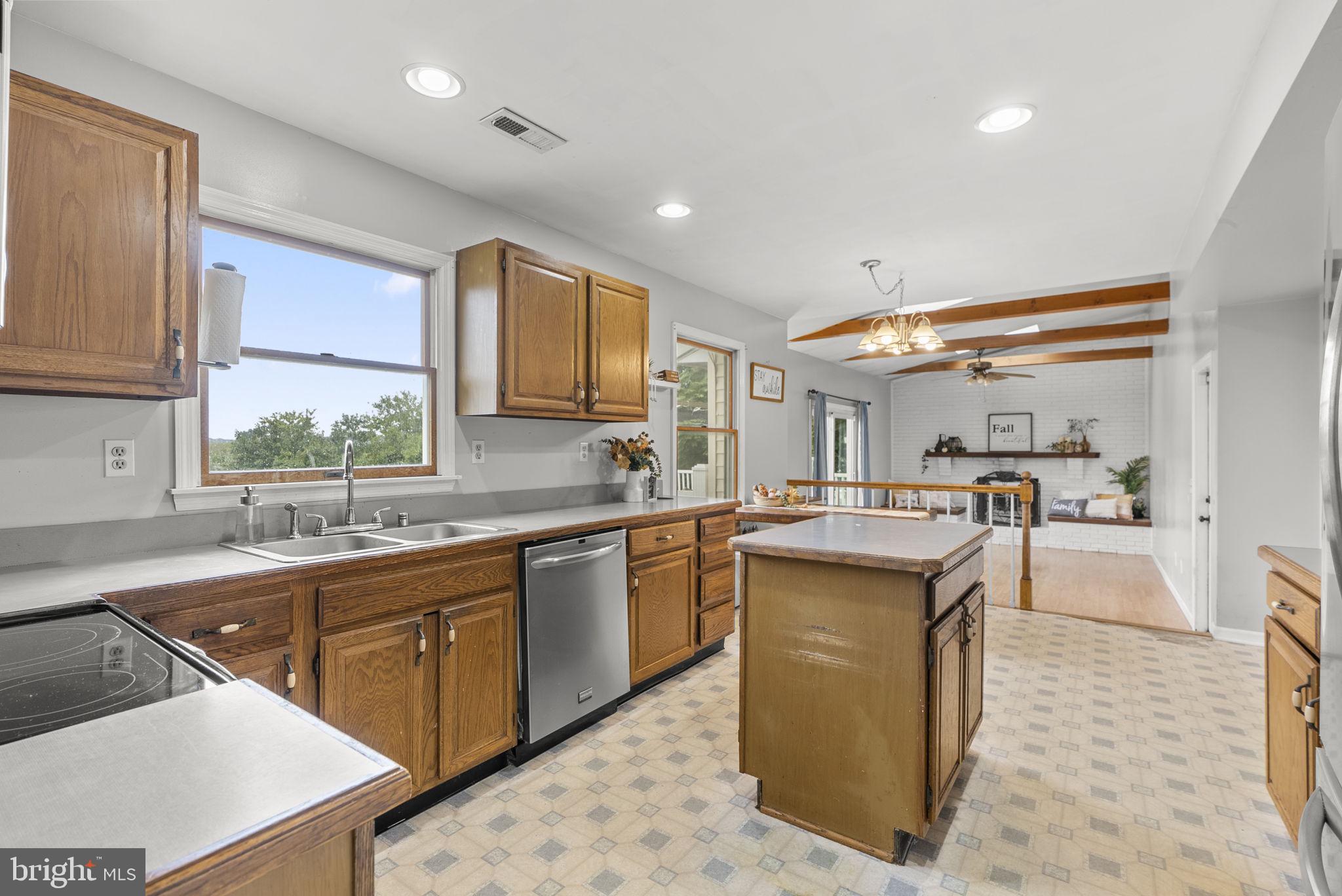 3050 Hooper Road New Windsor, MD 21776 - Photo 11 of 63 Gallery Image 11