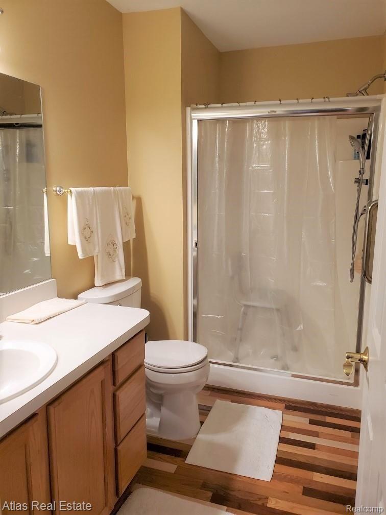 2071 West Ridge Drive Davison, MI 48423 - Photo 19 of 27 Master suite bathroom.jpg