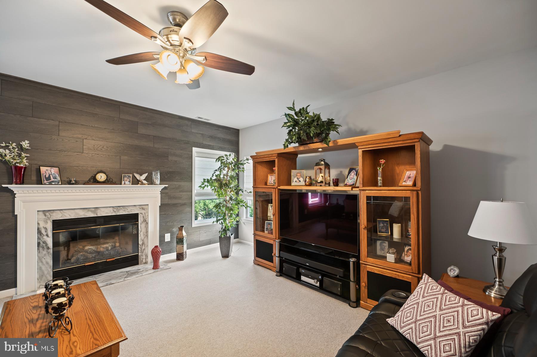 16 Chevy Chase Road Sicklerville, NJ 08081 - Photo 6 of 37 1st Floor Fam Rm w/fireplace!