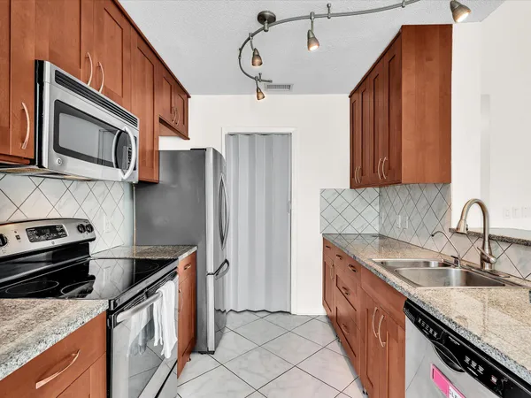 $2,200 | 815 West Boynton Beach Boulevard, Unit 16205, Boynton Beach, FL 33426