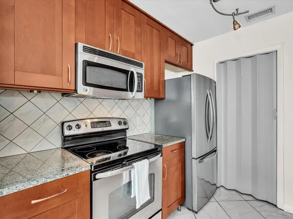 $2,200 | 815 West Boynton Beach Boulevard, Unit 16205, Boynton Beach, FL 33426