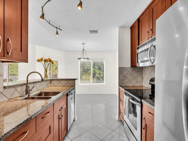 $2,200 | 815 West Boynton Beach Boulevard, Unit 16205, Boynton Beach, FL 33426