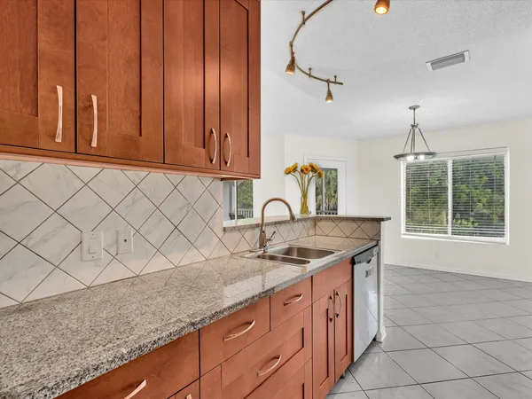 $2,200 | 815 West Boynton Beach Boulevard, Unit 16205, Boynton Beach, FL 33426