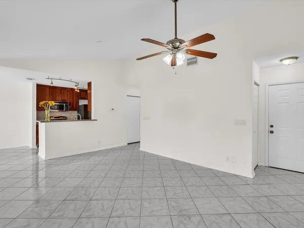 $2,200 | 815 West Boynton Beach Boulevard, Unit 16205, Boynton Beach, FL 33426