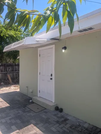 $1,200 | 433 Avenida West Palm Beach, Unit 1, West Palm Beach, FL 33405