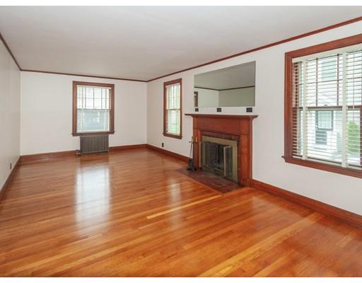32 Thornton Road Waltham, MA 02453 - Photo 5 of 30
