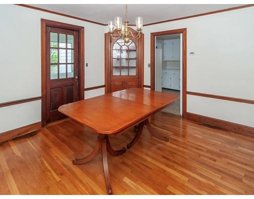 32 Thornton Road Waltham, MA 02453 - Photo 6 of 30