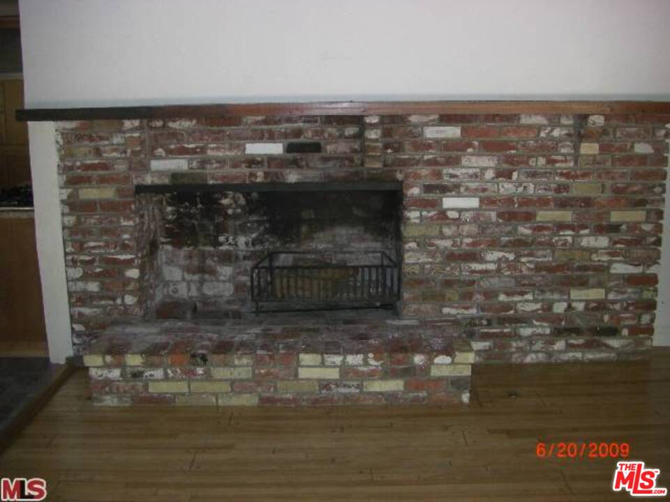 3612 Mandeville Canyon Road Los Angeles, CA 90049 - Photo 6 of 8