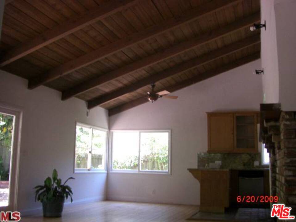 3612 Mandeville Canyon Road Los Angeles, CA 90049 - Photo 7 of 8
