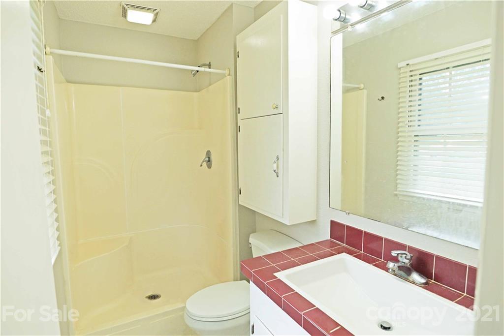4657 Queens Road Hickory, NC 28602 - Photo 13 of 17 Gallery Image 13
