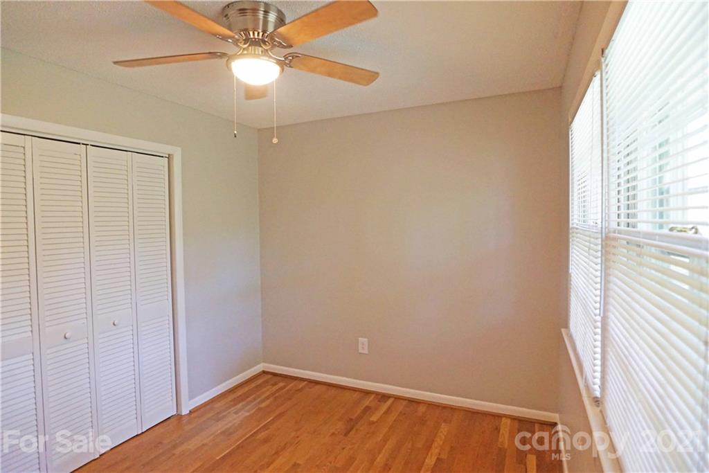 4657 Queens Road Hickory, NC 28602 - Photo 8 of 17 Gallery Image 8