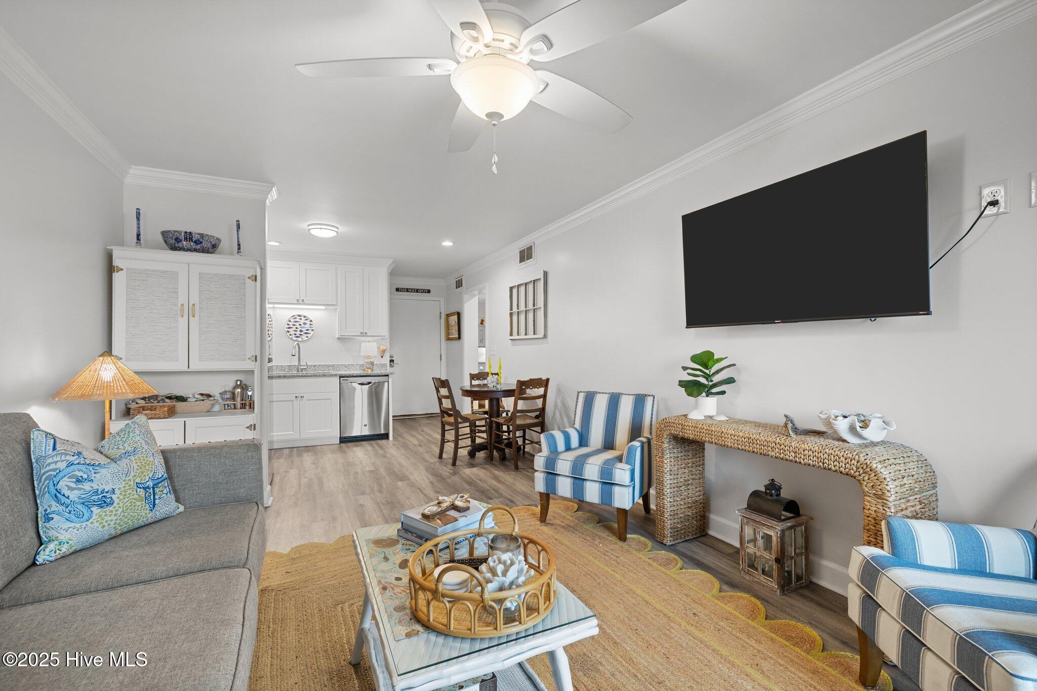 2008 East Fort Macon Road, Unit J3 Atlantic Beach, NC 28512 - Photo 22 of 41 living room