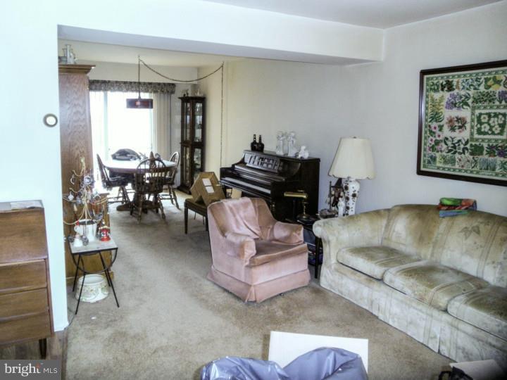 23 Roxborough Place Willingboro, NJ 08046 - Photo 6 of 20 Dining Room
