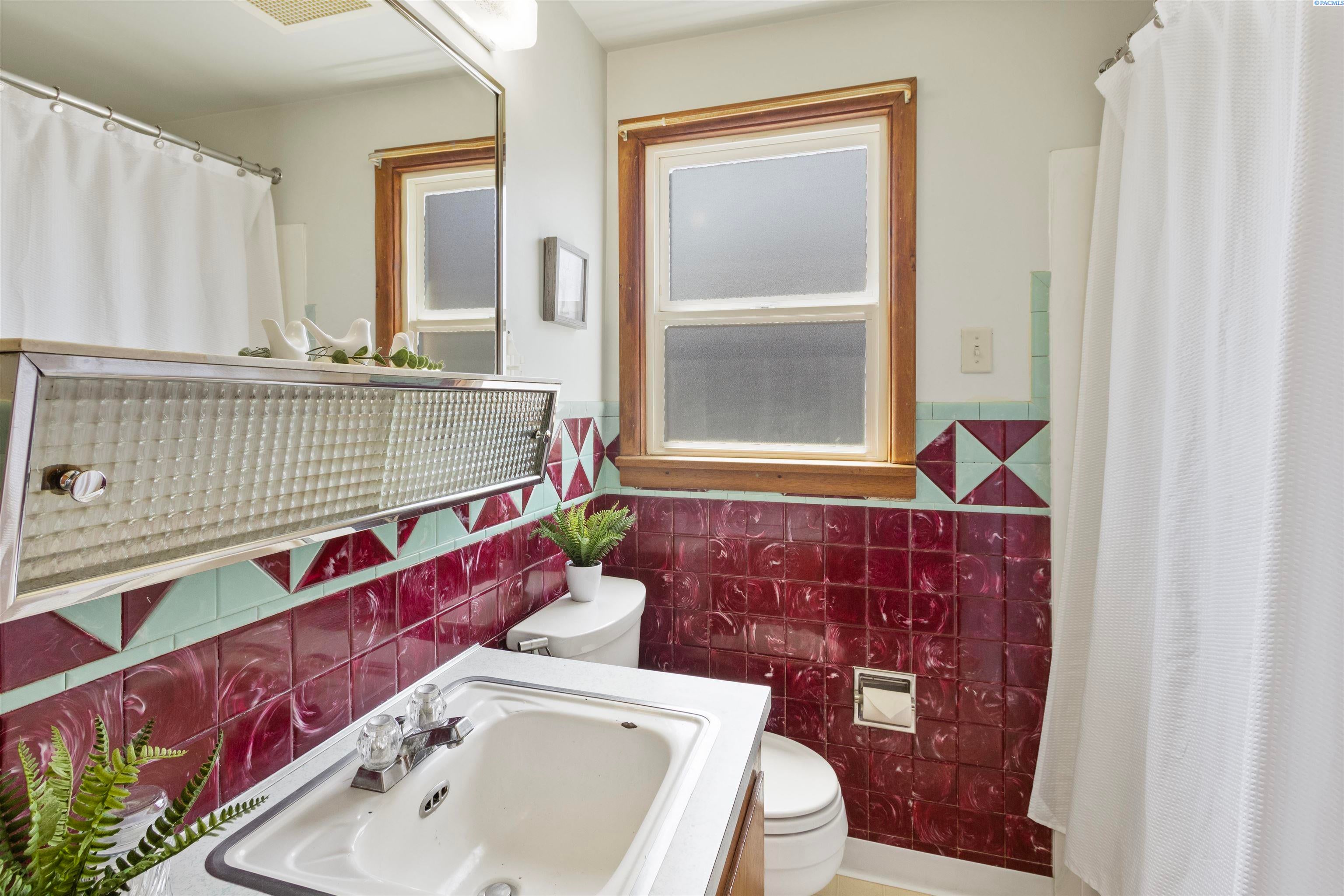 7 South Reed Street Kennewick, WA 99336 - Photo 10 of 23 Gallery Image 10
