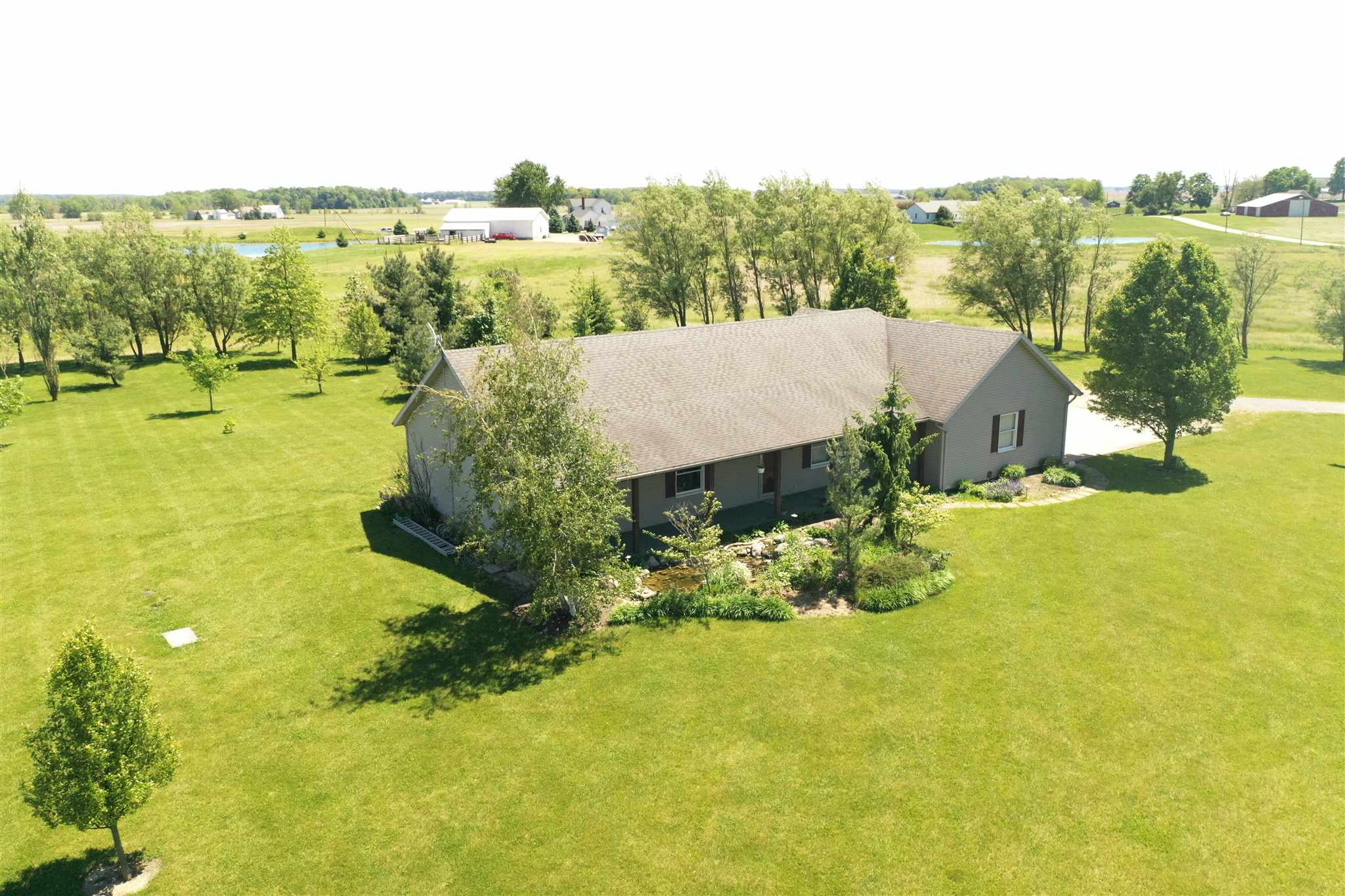 18422 Allen Road Harlan, IN 46743 - Photo 2 of 36