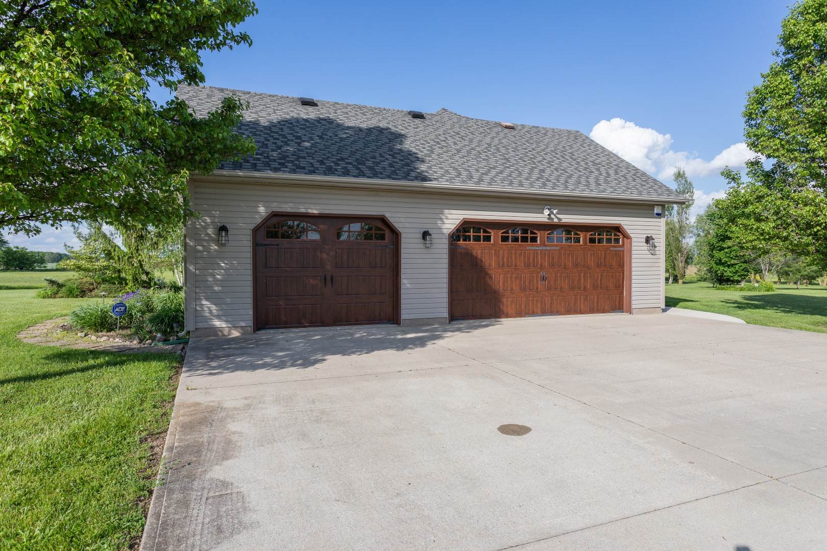 18422 Allen Road Harlan, IN 46743 - Photo 23 of 36