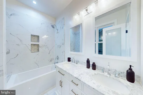 $1,089,000 | 2806 Franklin Street Northeast, Washington, DC 20018