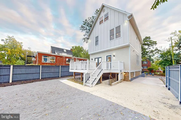 $1,089,000 | 2806 Franklin Street Northeast, Washington, DC 20018