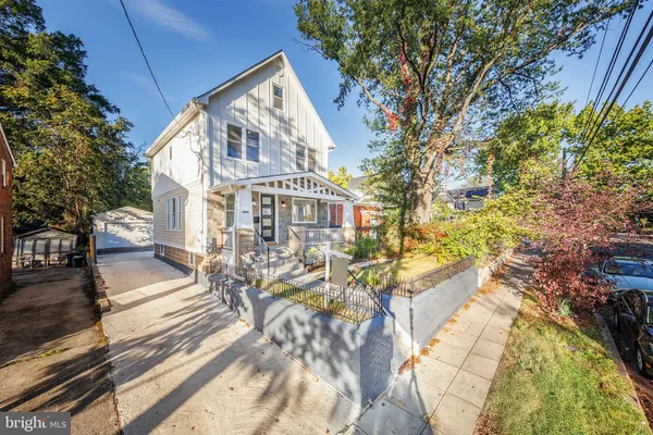 $1,089,000 | 2806 Franklin Street Northeast, Washington, DC 20018