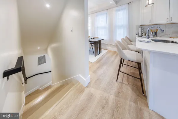 $1,089,000 | 2806 Franklin Street Northeast, Washington, DC 20018