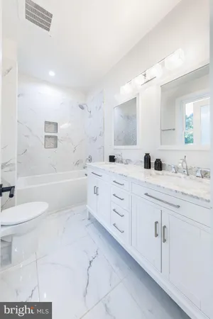 $1,089,000 | 2806 Franklin Street Northeast, Washington, DC 20018