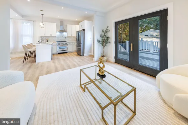 $1,089,000 | 2806 Franklin Street Northeast, Washington, DC 20018