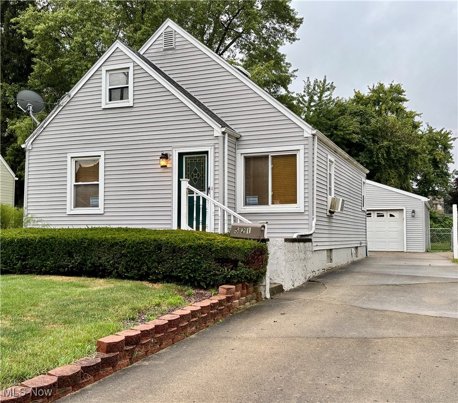 521 6th Street Struthers, OH 44471 - Photo 2 of 27 Front view
