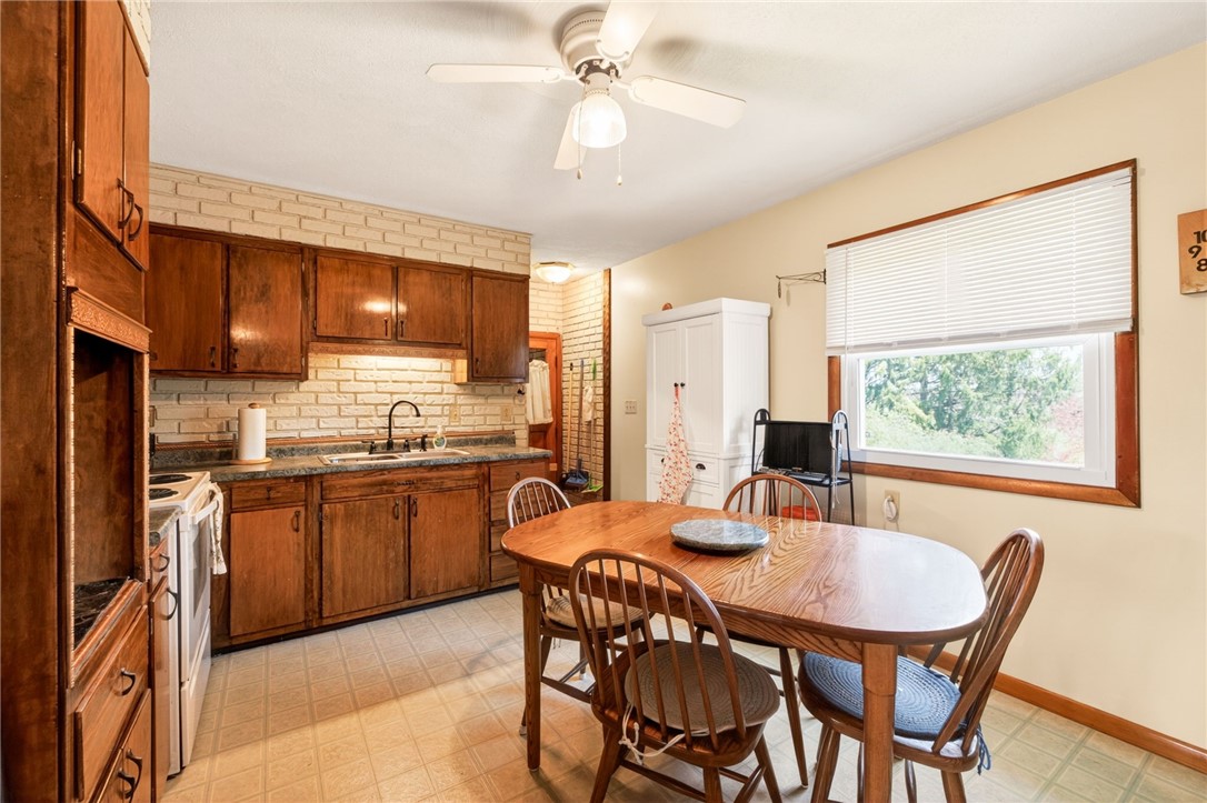 6214 Oakridge Road Owasco, NY 13021 - Photo 7 of 29 Eat In Kitchen