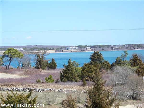30 Katama Bay View Road Edgartown, MA 02539 - Photo 4 of 17 http://d1qzqeyxiitrap.cloudfront.net/photos/20612/600/f24edb81.jpg