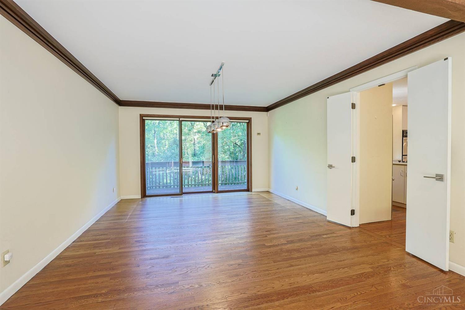 4805 Drake Road Cincinnati, OH 45243 - Photo 18 of 97 Gallery Image 18