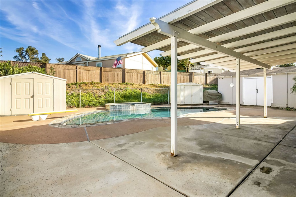 8947 Lakeview Road Lakeside, CA 92040 - Photo 3 of 18 Gallery Image 3