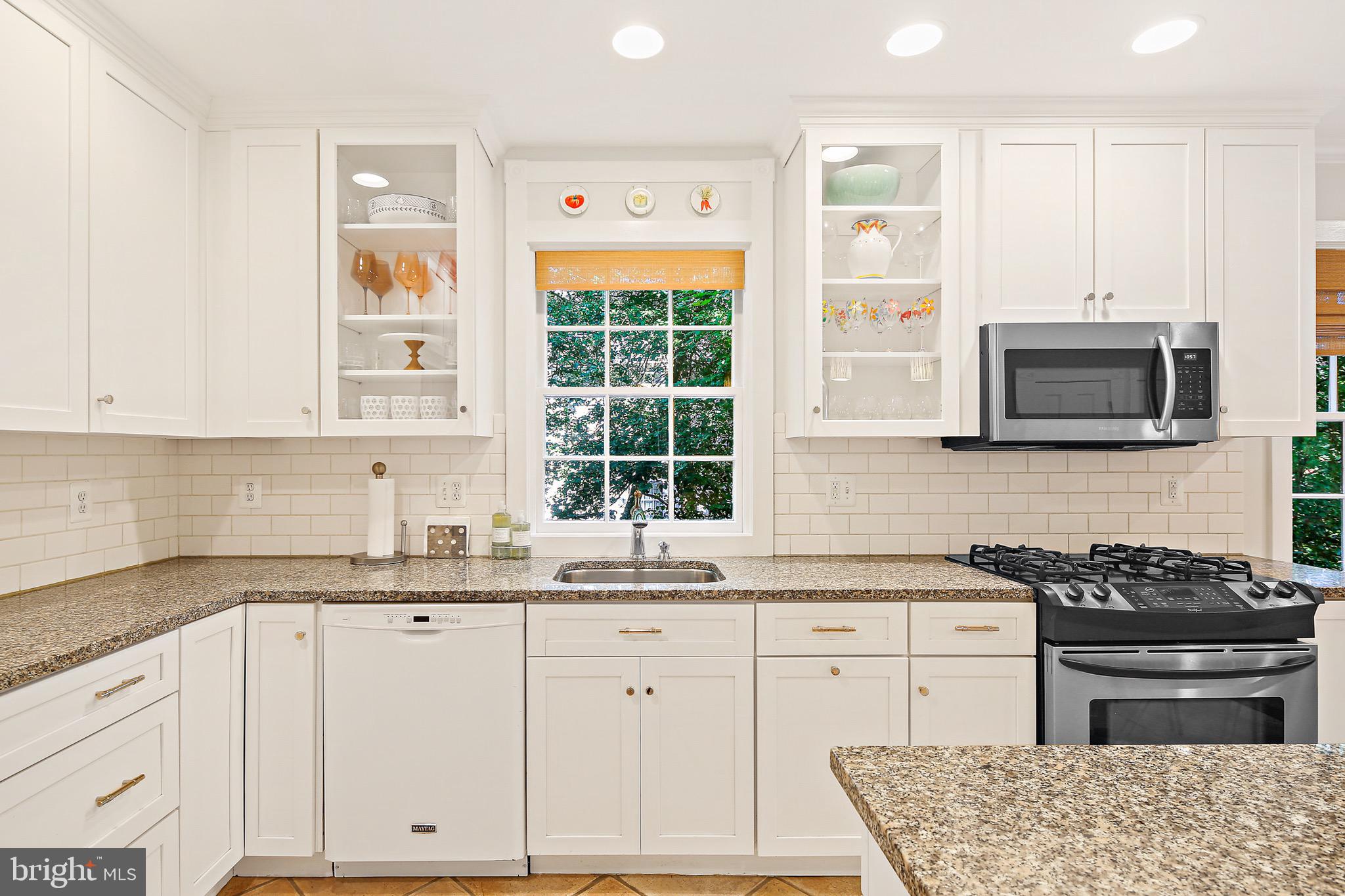 5514 Kemper Road Baltimore, MD 21210 - Photo 17 of 45 Natural Sunlight and Recessed Lighting