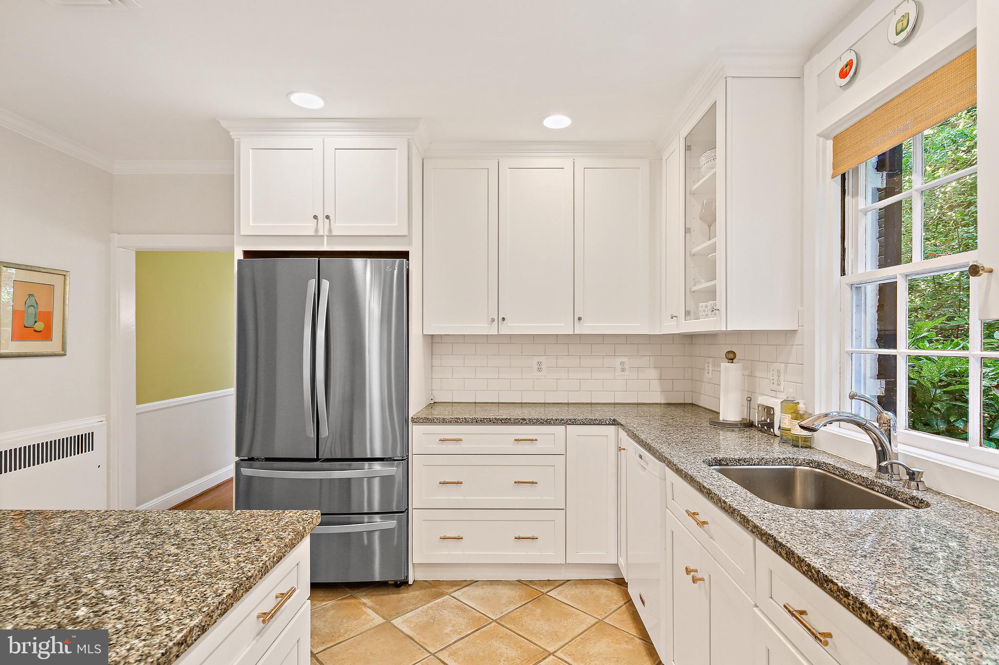 5514 Kemper Road Baltimore, MD 21210 - Photo 18 of 45 Stainless appliances and lots of Counterspace