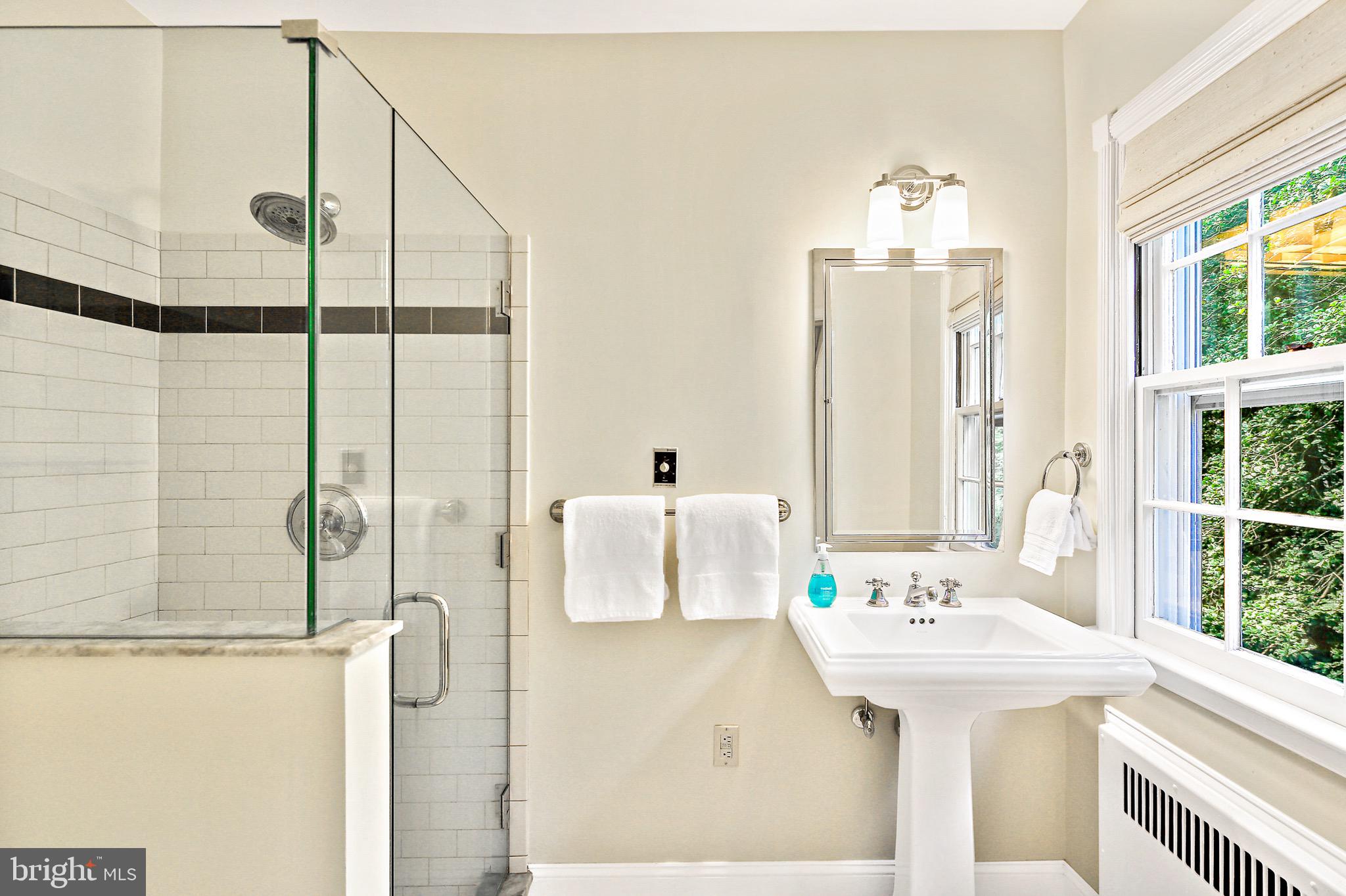 5514 Kemper Road Baltimore, MD 21210 - Photo 24 of 45 Primary Full Bathroom