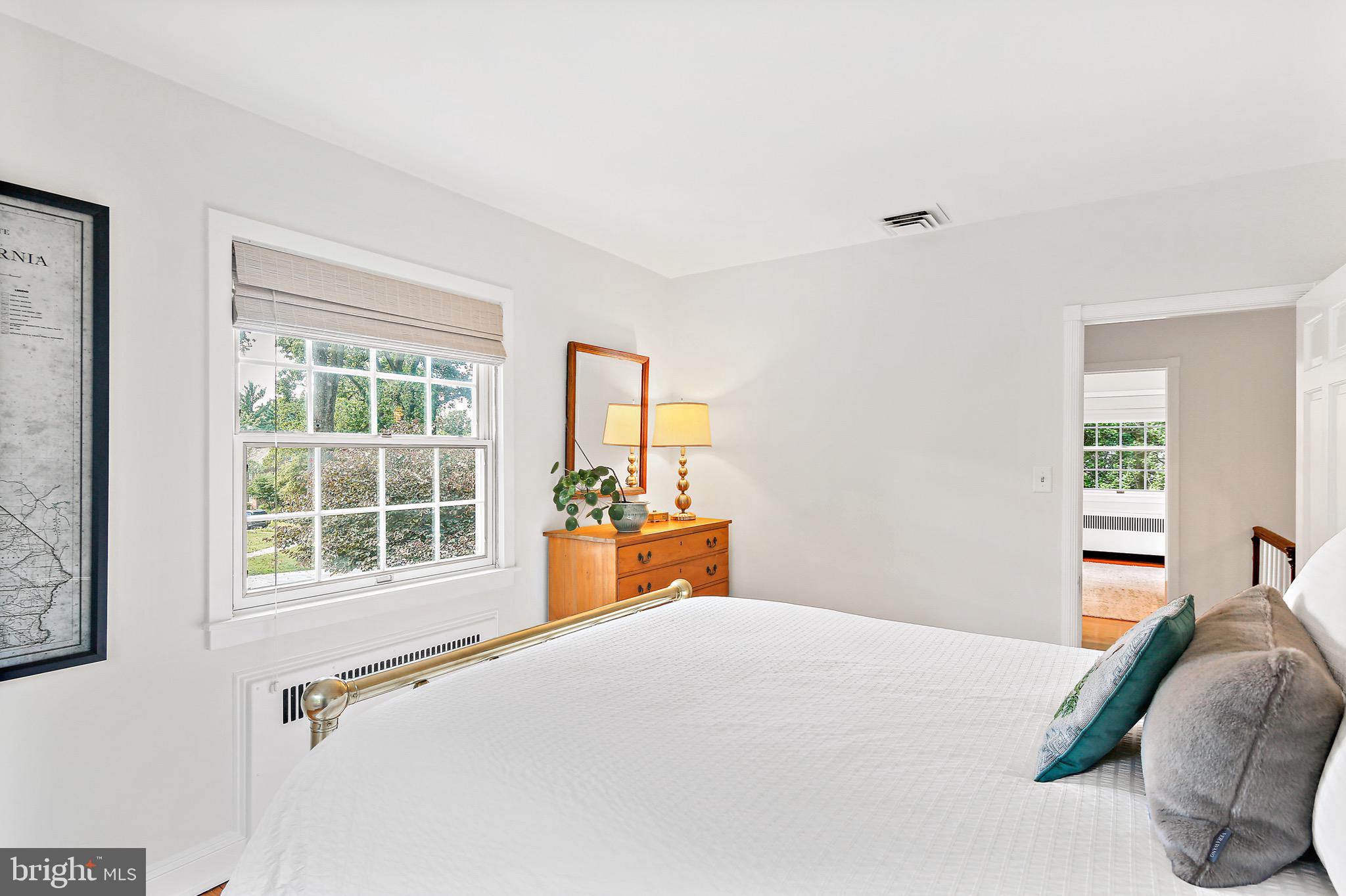 5514 Kemper Road Baltimore, MD 21210 - Photo 26 of 45 Bright Airy 2nd bedroom with Hardwood Floors
