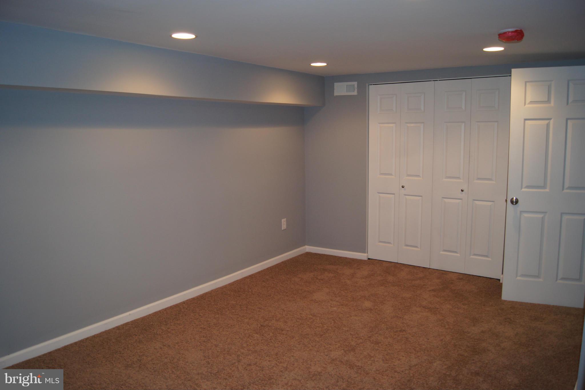 8607 North Point Road Baltimore, MD 21219 - Photo 21 of 25 Bedroom