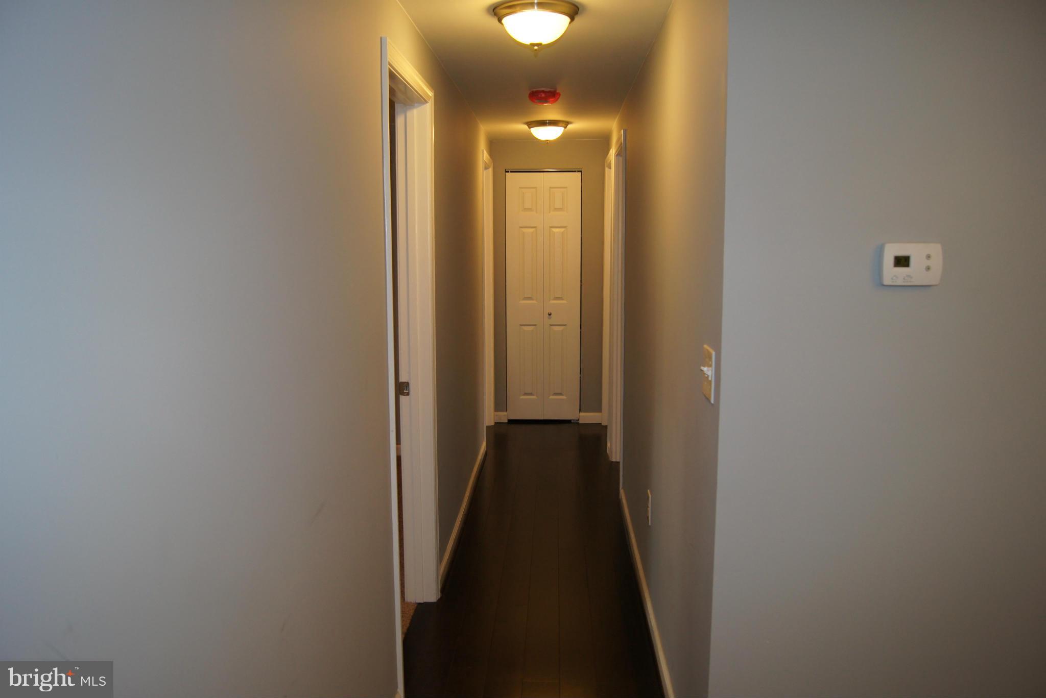 8607 North Point Road Baltimore, MD 21219 - Photo 9 of 25 Interior (General)