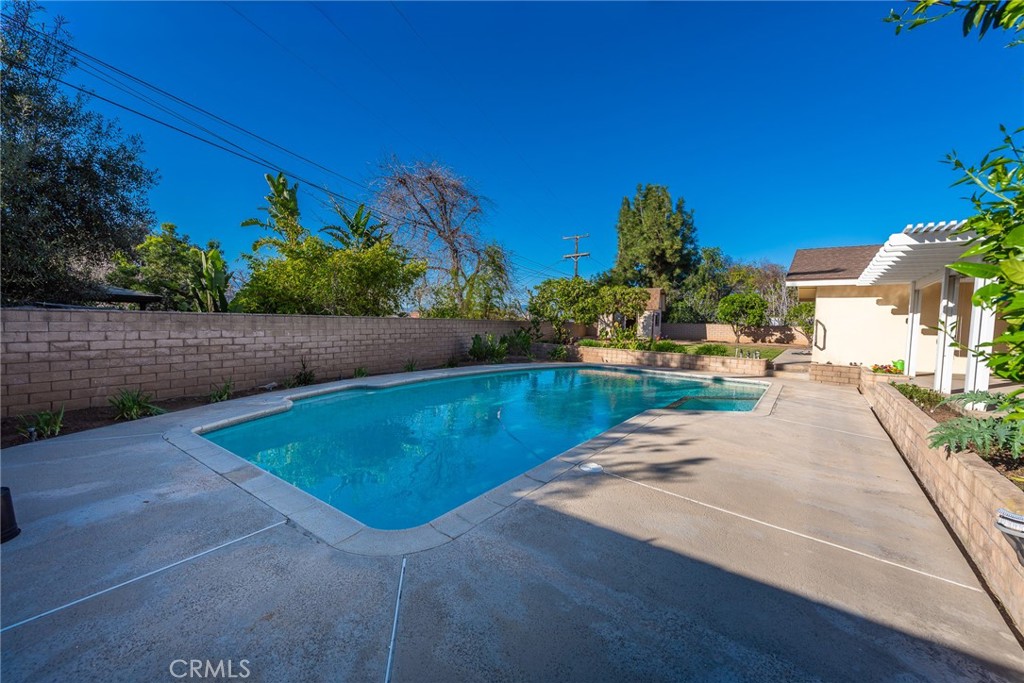 5593 Malvern Way Riverside, CA 92506 - Photo 37 of 54 a view of a backyard