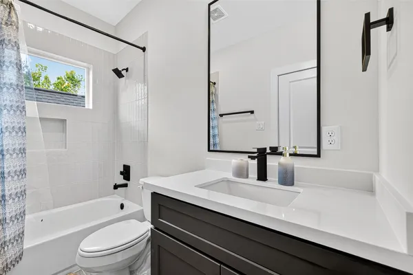 $3,100 | 3315 Daphne Street, Houston, TX 77021