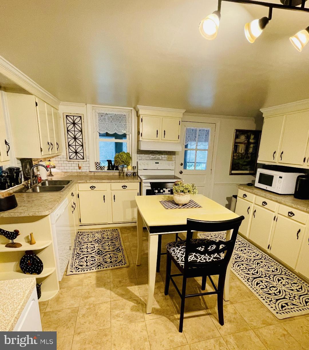 17648 Canby Road Leesburg, VA 20175 - Photo 5 of 13