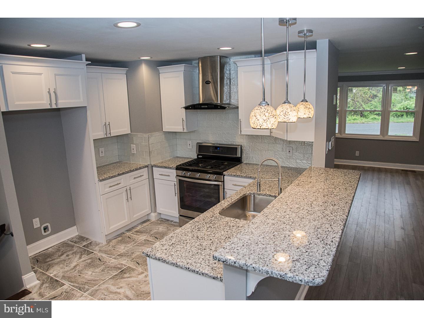 404 Woodhaven Road Philadelphia, PA 19116 - Photo 2 of 23 Gallery Image 2