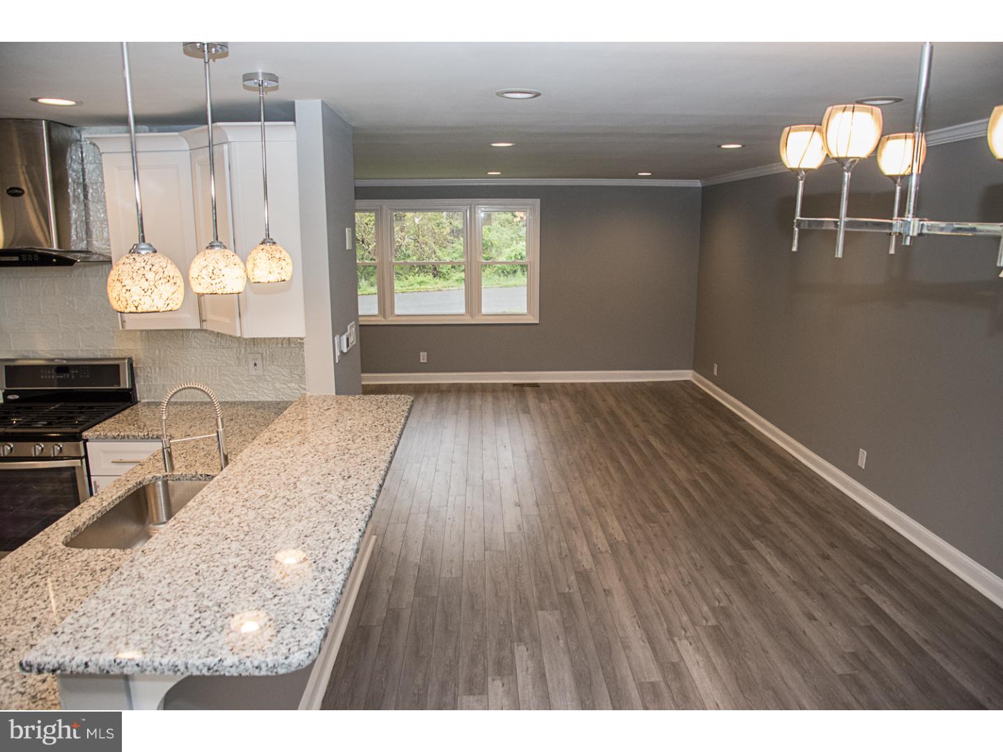 404 Woodhaven Road Philadelphia, PA 19116 - Photo 4 of 23 Gallery Image 4