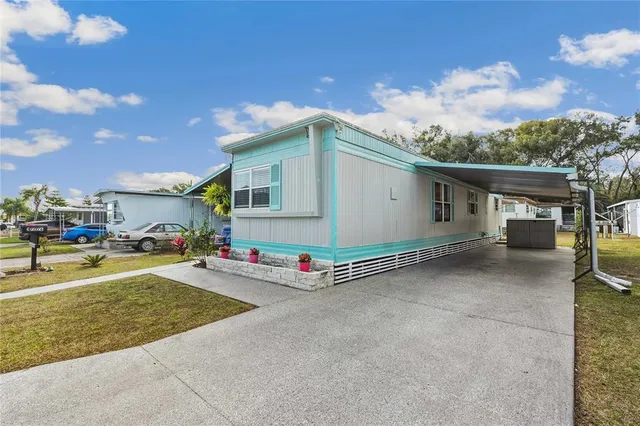 a view of a house with entertaining space