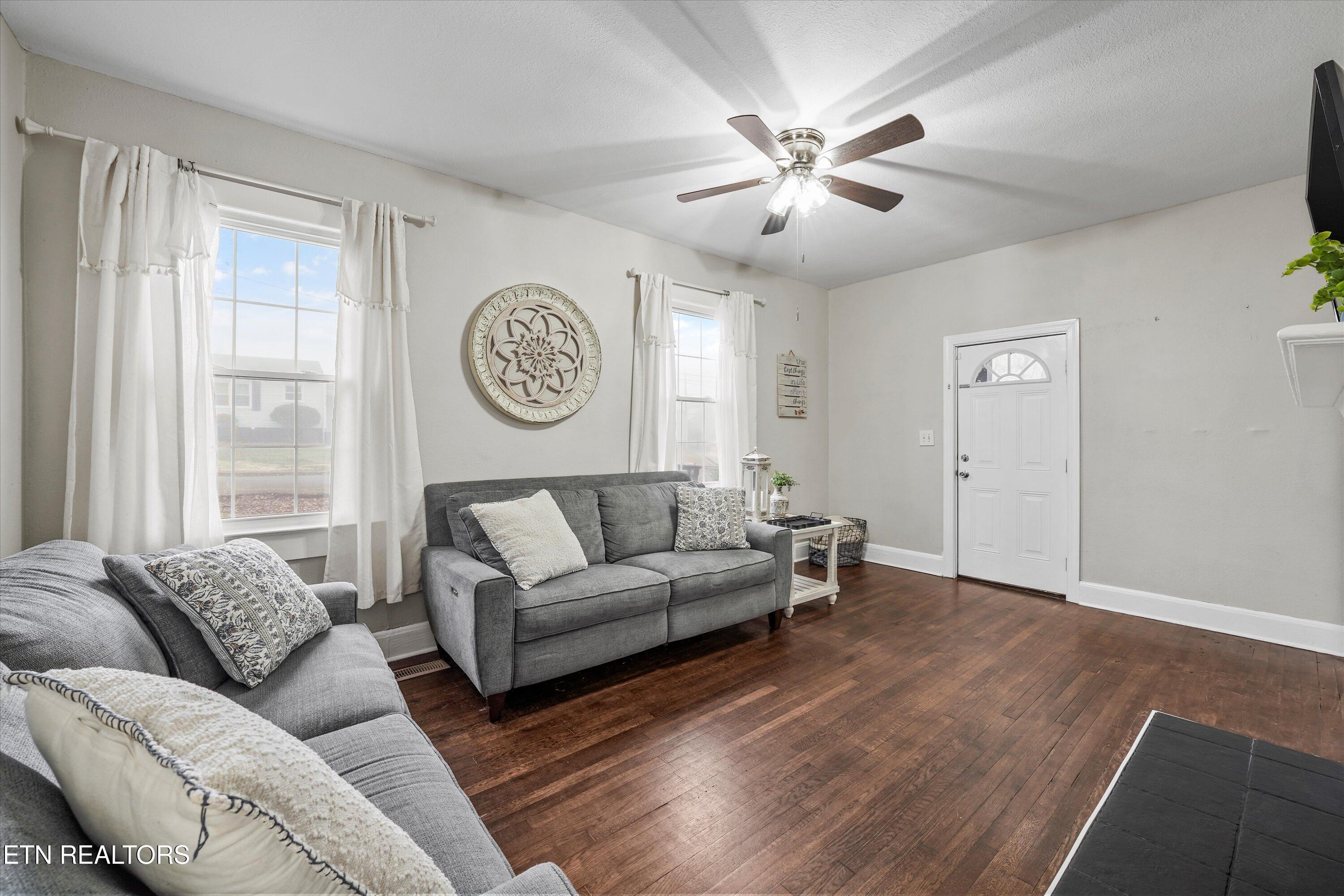 925 Barnabas Street Athens, TN 37303 - Photo 6 of 35 09-925 Barnabas St 05