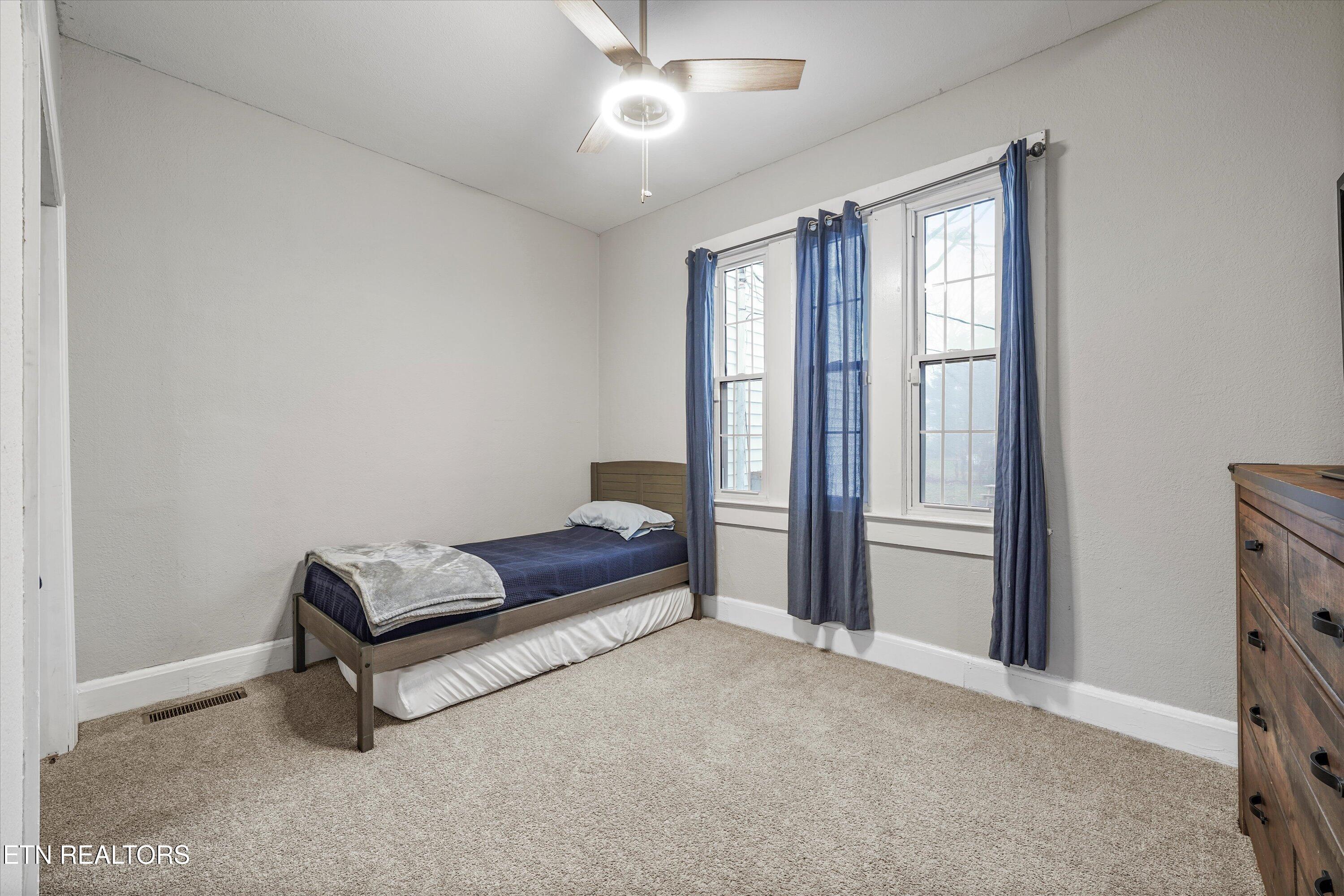 925 Barnabas Street Athens, TN 37303 - Photo 7 of 35 10-925 Barnabas St 06