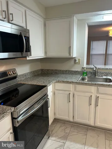 $2,200 | 41 Vanderbilt Court, Sicklerville, NJ 08081