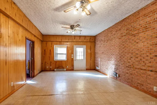 $230,000 | 1130 Vermillion Road, Appomattox, VA 24522