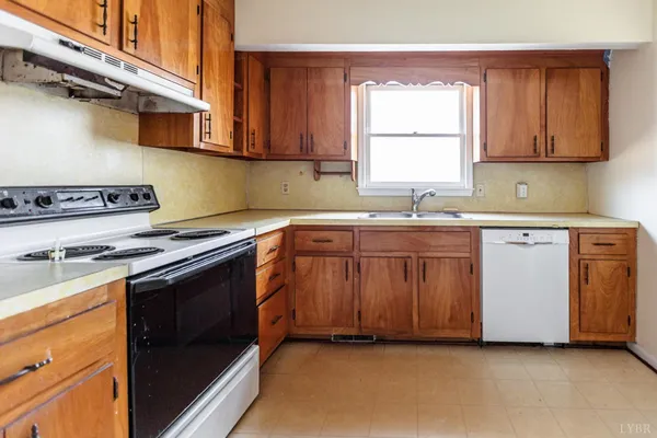 $230,000 | 1130 Vermillion Road, Appomattox, VA 24522