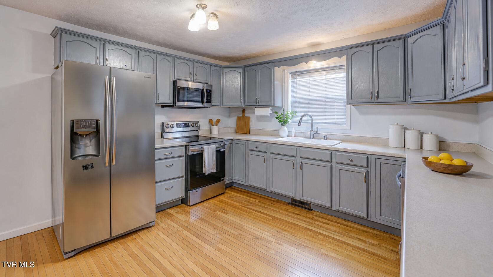 2545 Siam Road Elizabethton, TN 37643 - Photo 23 of 63 Kitchen
